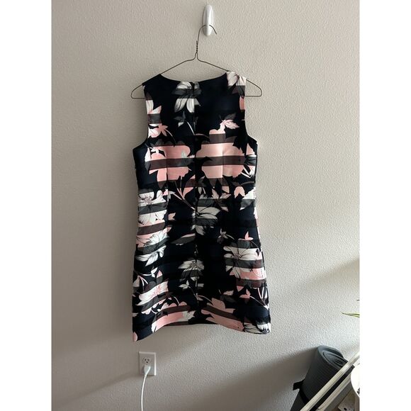 Vince Camuto Women's Shadow-Stripe Floral Sheath Dress Size 4 - Picture 4 of 9